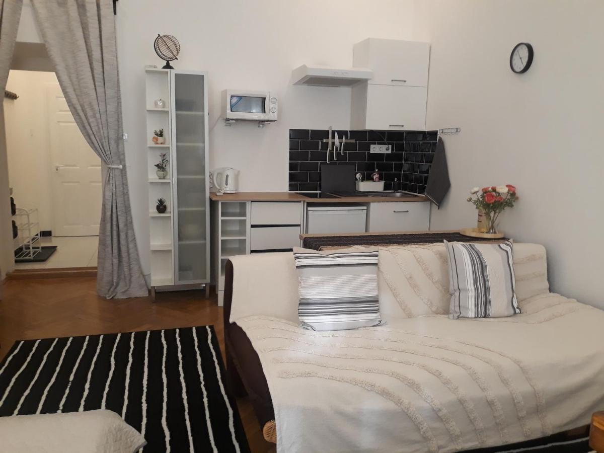 M&M Apartment Budapest House Eksteriør bilde